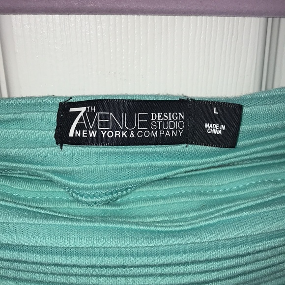 Off The Shoulder Blouse - Size Large - Picture 3 of 4